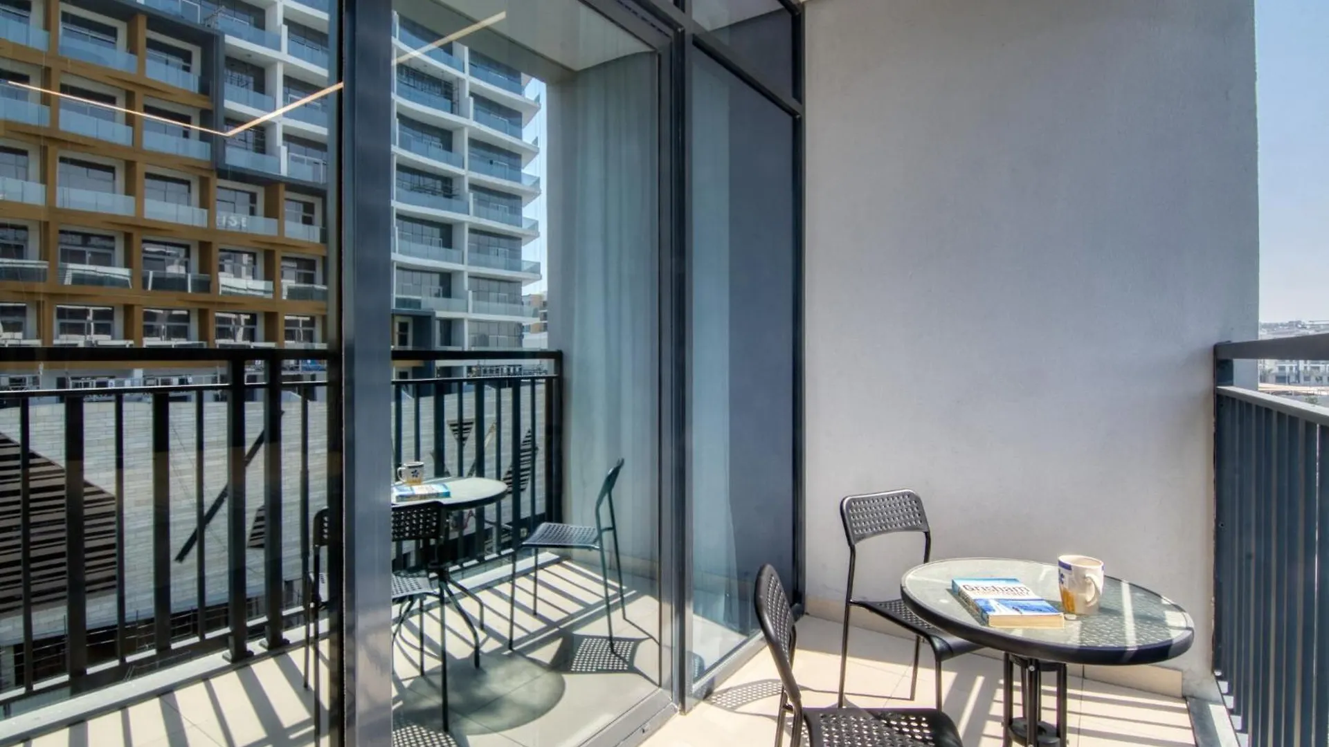 Chic Studio Retreat In Arjan - Perfect Location Ντουμπάι