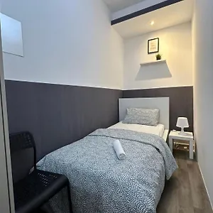 Homestay Traveller Partition In Al Barsha 1 Near Metro, Dubai